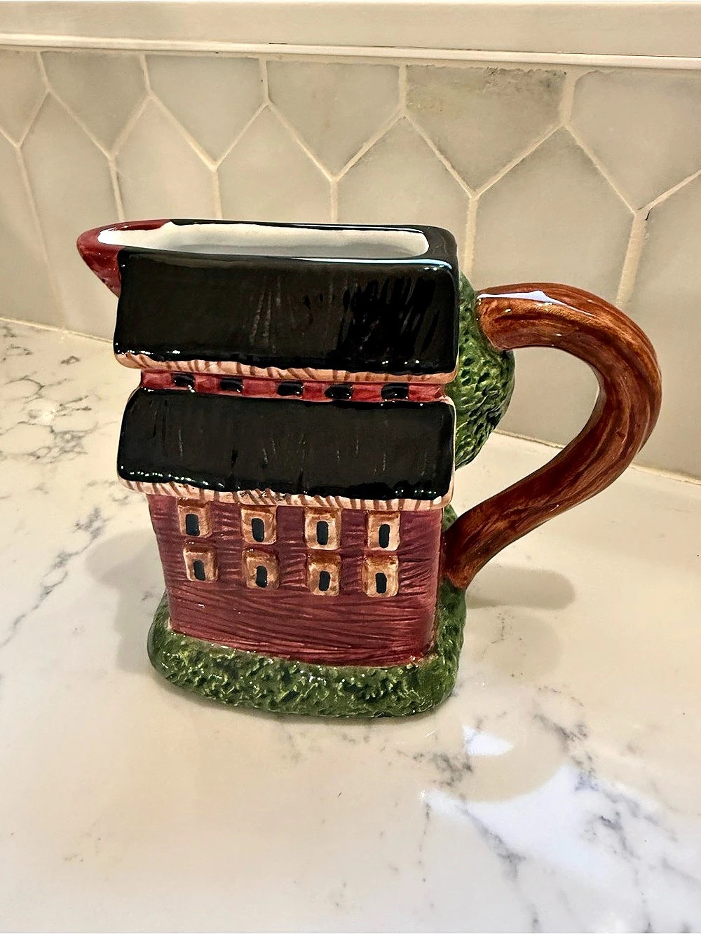 Sakura Village Mug Ceramic Black & Red